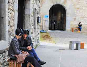 Visite solo audio-guide Ospitalea Commanderie Irissarry au Pays basque