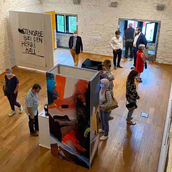 Salle exposition a Ospitalea Commanderie Irissarry au Pays basque